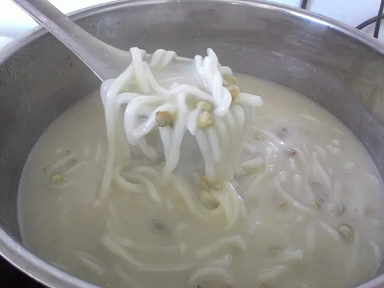 Món ăn dân dã “Bánh canh hến nước cốt dừa” đậm đà hương vị xứ Bến Tre