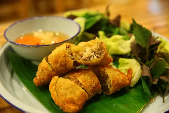 Bánh gối Hà Nội hấp dẫn thực khách mọi lứa tuổi