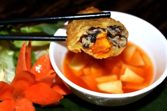Bánh gối Hà Nội hấp dẫn thực khách mọi lứa tuổi