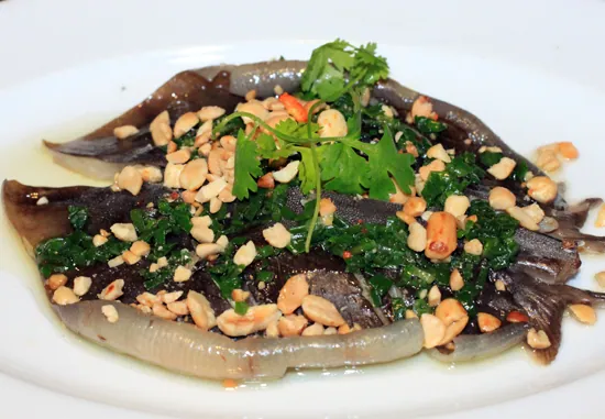 Cá lồi xối mỡ cuốn bánh tráng ngon mê ly