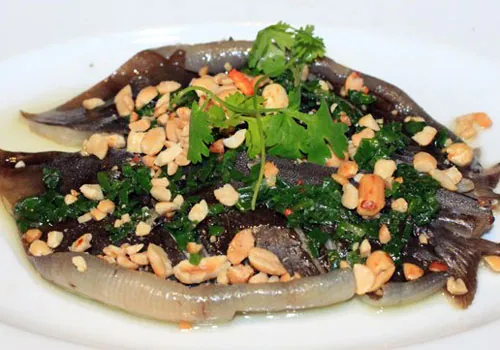 Đến Phan Thiết thưởng thức cá lồi xối mỡ hành thơm ngon béo ngậ