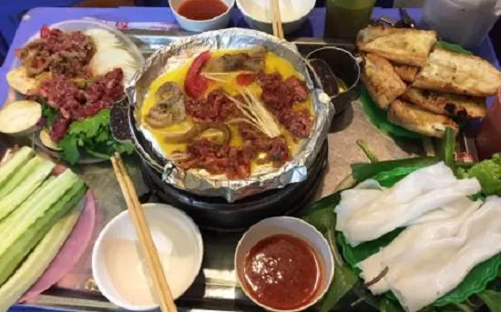 Tới Hà Thành thưởng thức lòng nướng phố Gầm Cầu