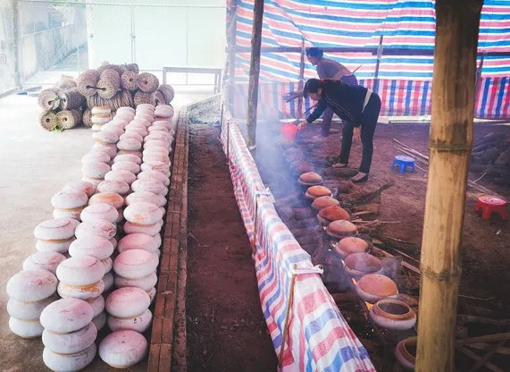 Về làng Vũ Đại thưởng thức món cá kho nồi đất dân dã ngon nức lòng những ngày giáp Tết