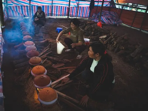 Về làng Vũ Đại thưởng thức món cá kho nồi đất dân dã ngon nức lòng những ngày giáp Tết