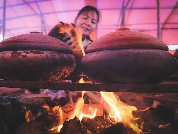 Về làng Vũ Đại thưởng thức món cá kho nồi đất dân dã ngon nức lòng những ngày giáp Tết