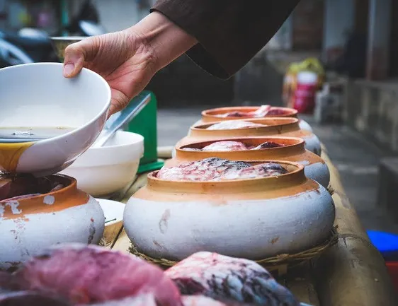 Về làng Vũ Đại thưởng thức món cá kho nồi đất dân dã ngon nức lòng những ngày giáp Tết