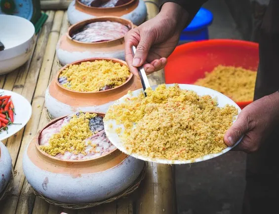 Về làng Vũ Đại thưởng thức món cá kho nồi đất dân dã ngon nức lòng những ngày giáp Tết