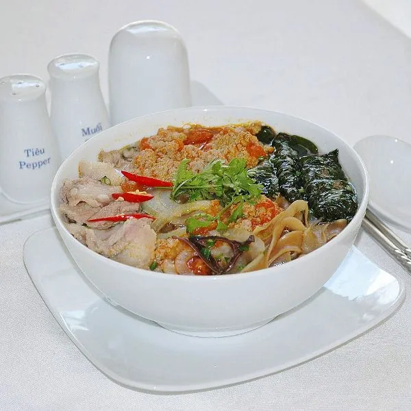 Bánh đa cua, món đặc sản khó quên của thành phố hoa phượng đỏ