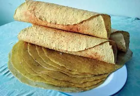 Bánh đa gấc Kẻ Sặt, món đặc sản nức tiếng Hải Dương