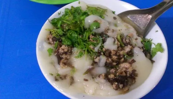 Bánh đúc nóng Hà Nội – món quà quê dân dã khó quên