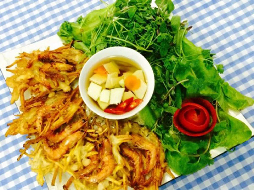 Đặc sản Bánh tôm hồ Tây Hà Nội tuyệt ngon bạn nên thử
