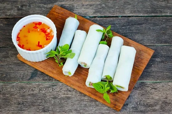 Phở cuốn Hà Nội, món ăn đậm dà hương vị không thể quên