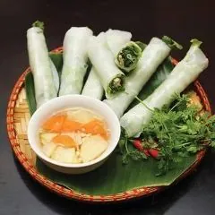 Phở cuốn Hà Nội, món ăn đậm dà hương vị không thể quên