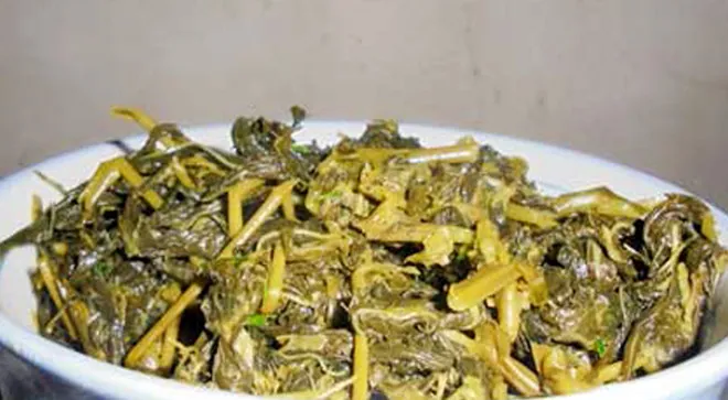 Đặc sản độc đáo rau sắn muối chua Phú Thọ