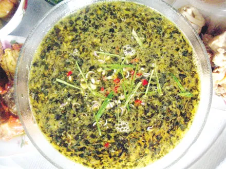 Về Lai Châu thưởng thức món ăn đọc đáo Canh tiết lá đắng