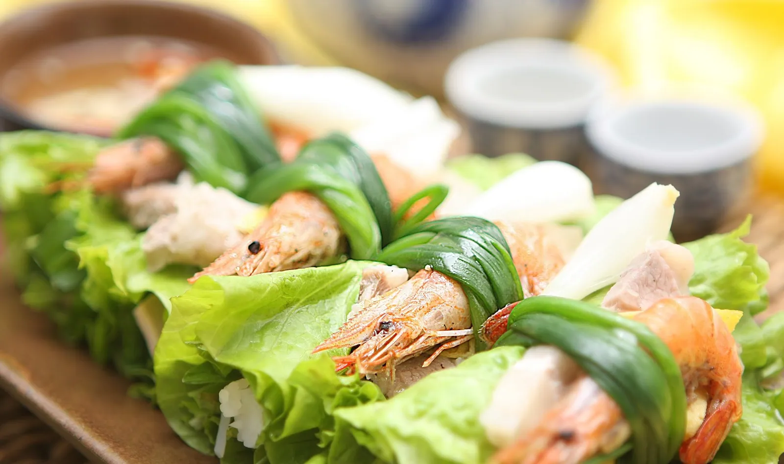 Công thức gỏi cuốn tôm hành Ninh Bình thu hút bao khách du lịch