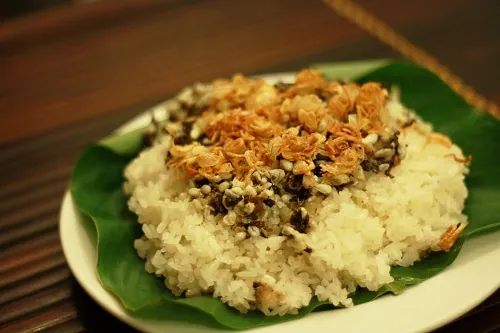 Đặc sản lạ và ngon “Xôi trứng kiến” Nho Quan – Ninh Bình