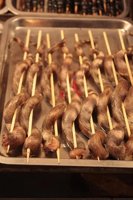 Đi một vòng chợ đêm Bắc Kinh xem có gì ăn được không?