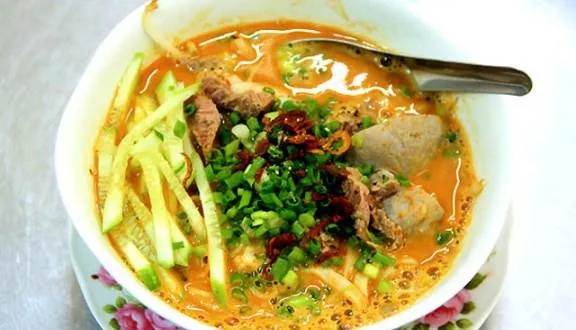 Hủ tiếu – Món ăn vỉa hè Sài Gòn đa dạng và hấp dẫn