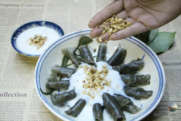 Về miền tây nhớ ăn bánh lá rau mơ để mở mang hiểu biết