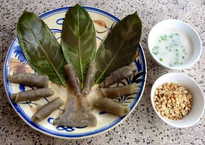 Về miền tây nhớ ăn bánh lá rau mơ để mở mang hiểu biết