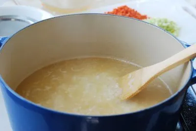 Rang gạo để nấu cháo thơm ngon như người Hàn Quốc