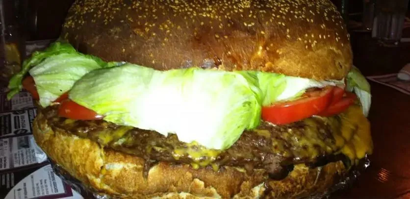 Những chiếc burger chỉ nhìn thôi đã thấy no