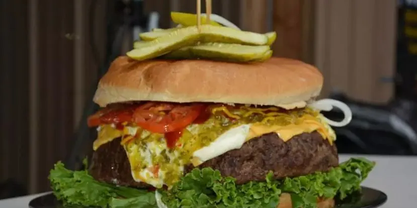 Những chiếc burger chỉ nhìn thôi đã thấy no