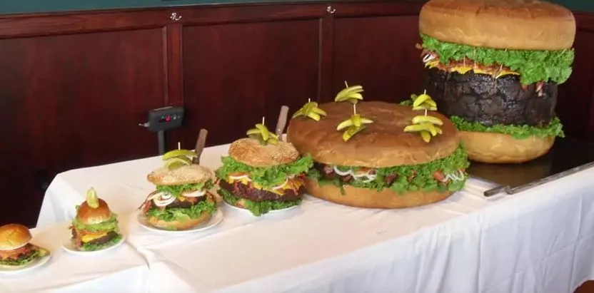 Những chiếc burger chỉ nhìn thôi đã thấy no