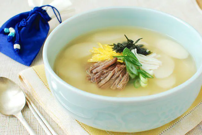 Điểm qua món ăn truyền thống nổi bật ngày Tết Âm lịch