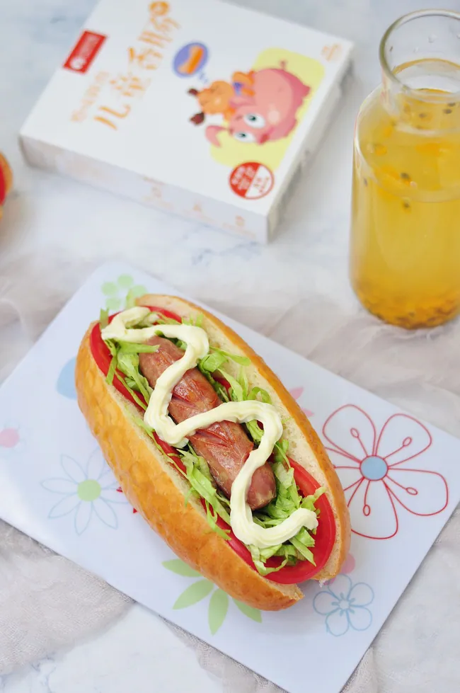Trẻ sẽ thích ăn sáng ở nhà hơn nếu mẹ tự làm bánh mì xúc xích