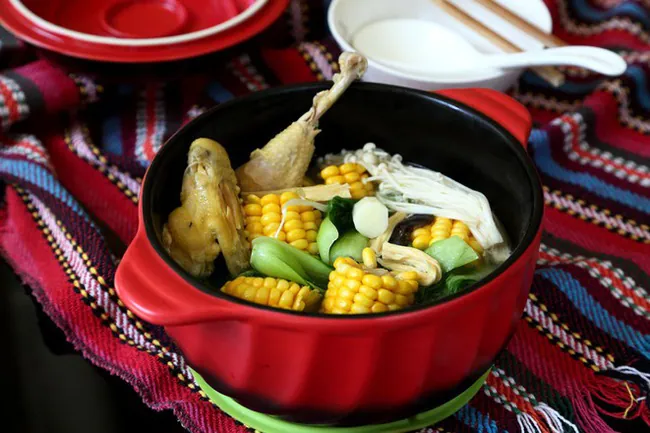 Canh gà hầm rau củ bồi bổ sức khỏe sau kì nghỉ lễ ăn uống qua loa