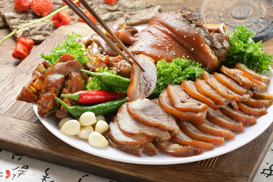 Bất kể giàu nghèo, người Huế ăn tết luôn có những món cơ bản này