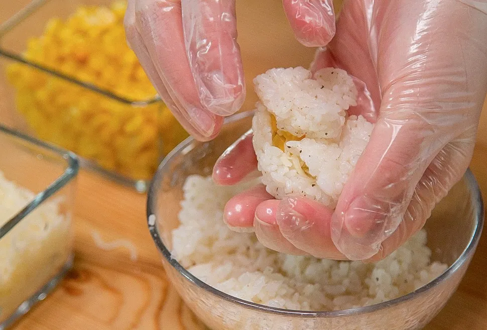 Cơm viên nhân phô mai béo ngậy cực kì dễ làm