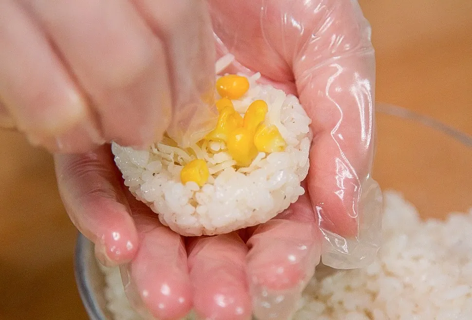 Cơm viên nhân phô mai béo ngậy cực kì dễ làm