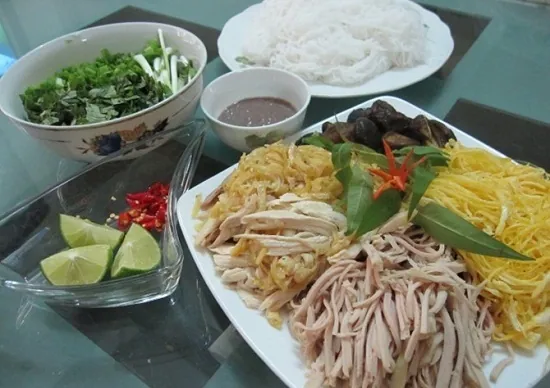 Bún thang làm từ nguyên liệu gì để có hương vị đặc biệt như vậy?