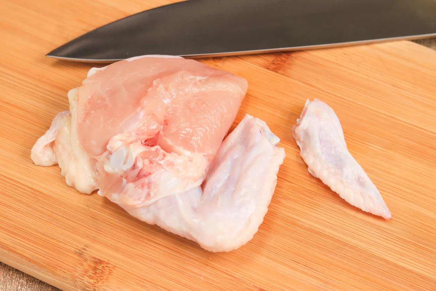 Người Mỹ chiên cánh gà như thế này và trở thành đặc sản