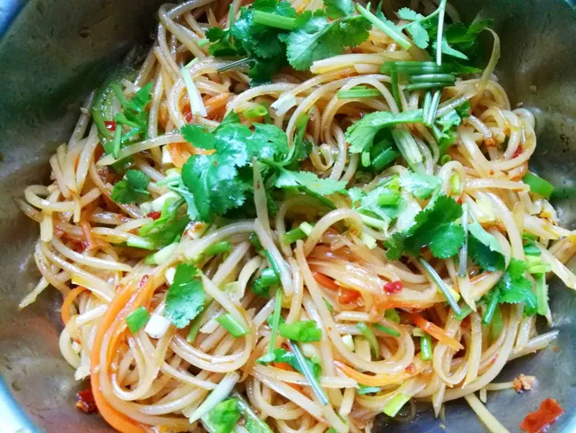 Nộm khoai tây và cà rốt lạ mà ngon khó cưỡng