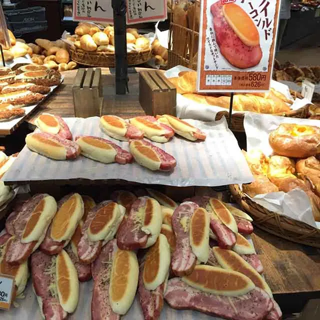 Chỉ Nhật Bản mới có món “thịt xông khói kẹp bánh mì” kì lạ này