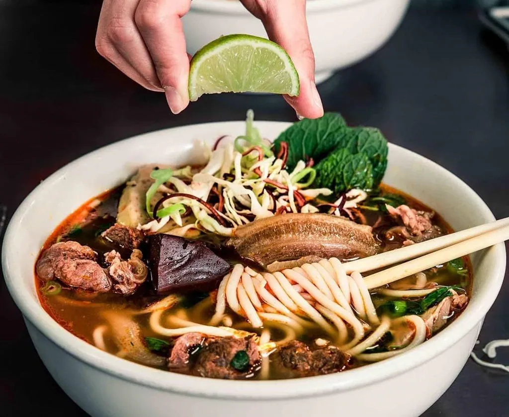 Thế giới tôn vinh phở Việt mà quên Việt Nam còn nổi tiếng bởi những món này