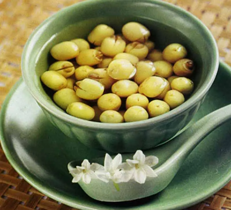 Có đất nước nào chế biến món ăn từ hoa như Việt Nam không?