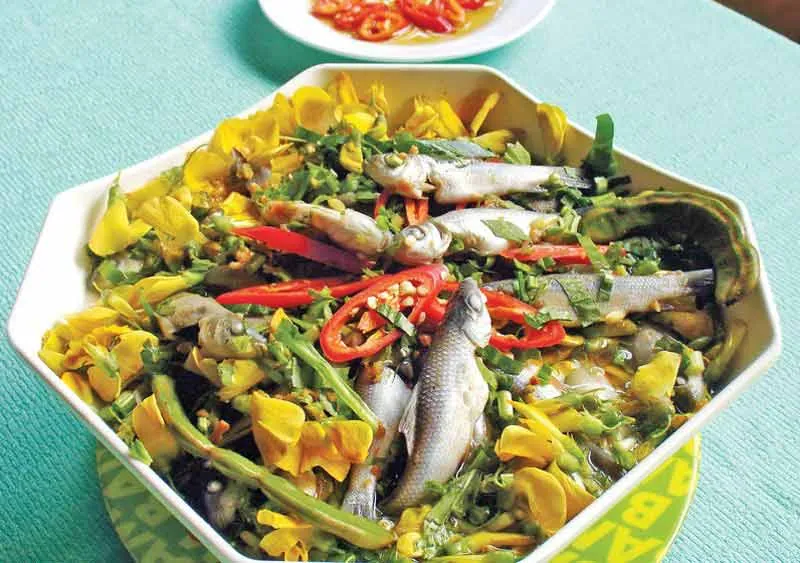 Có đất nước nào chế biến món ăn từ hoa như Việt Nam không?