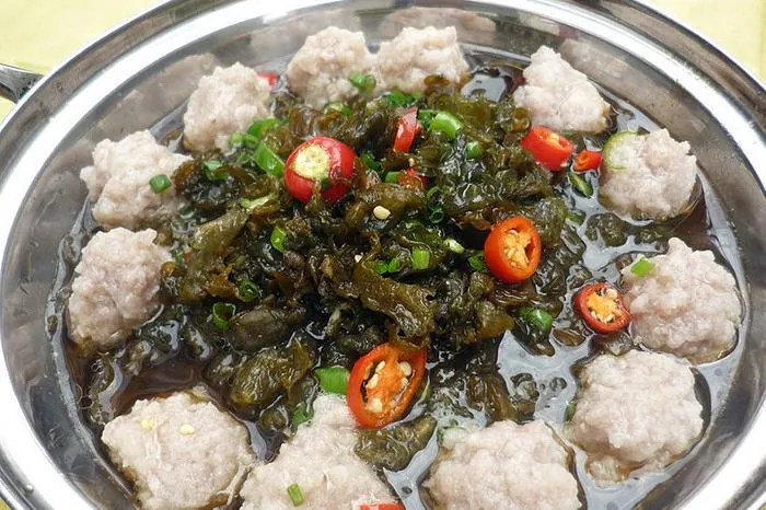 Loại tảo trơn nhầy chỉ mọc khi trời mưa lại có giá trị dinh dưỡng cao