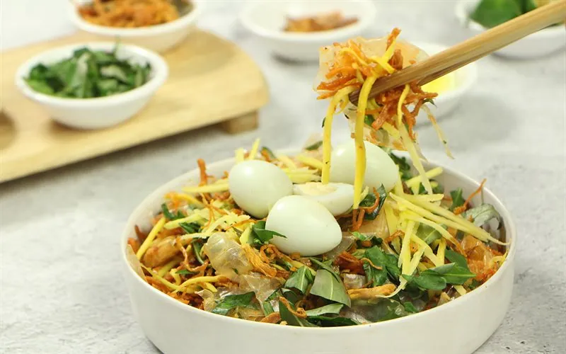 Bánh tráng Việt Nam: Từ món bánh cứu đói đến món ăn vặt của giới trẻ