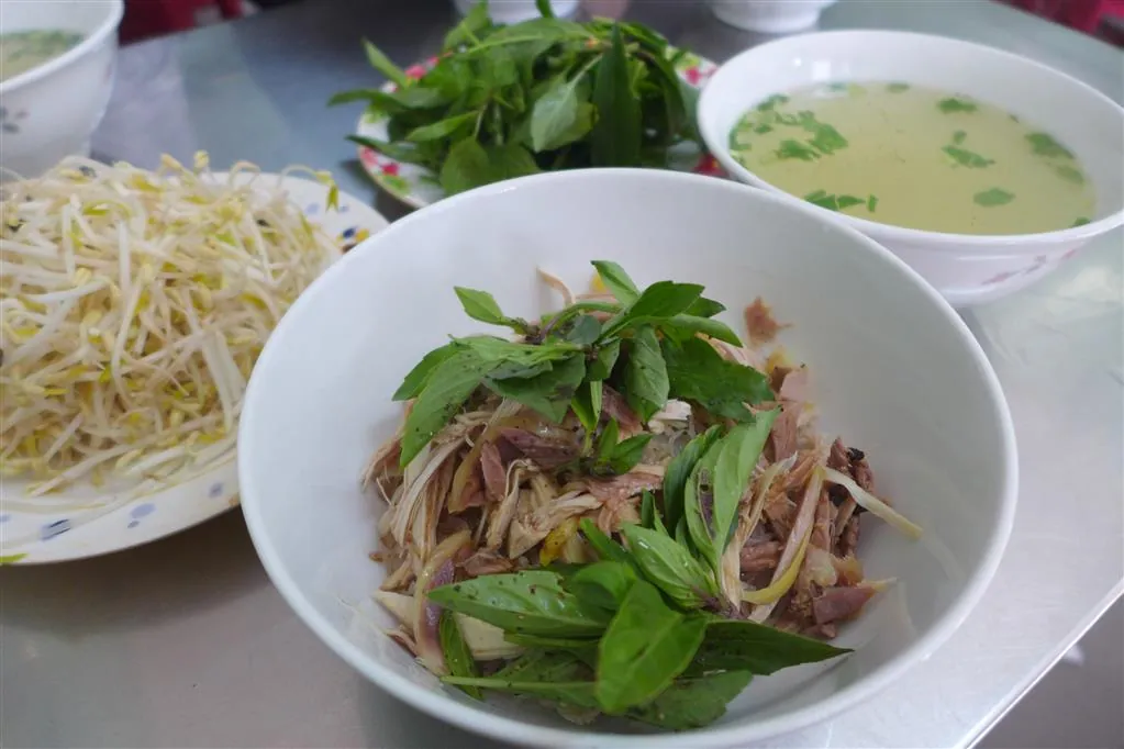 Tiết lộ sự thật về cái tên: Phở hai tô Gia Lai