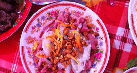 “Độc chiêu” bò tái mướt cực ngon của lão nông miền Tây