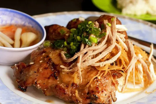 Điểm danh nhanh những món ăn có tên kỳ lạ gây nghiện thực khách tại Việt Nam