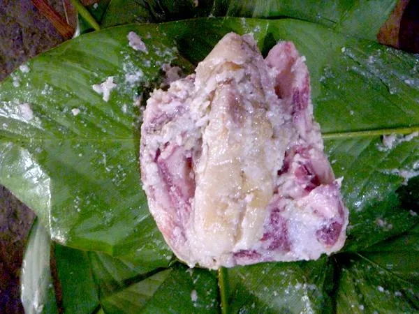 Món đặc sản từ thịt lợn sống của người Dao tưởng kinh dị mà ngon đến không tả