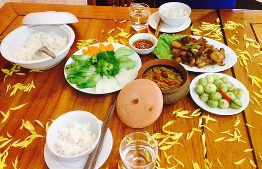 Thơm ngon đặc sản cá còm kho của đất nghệ